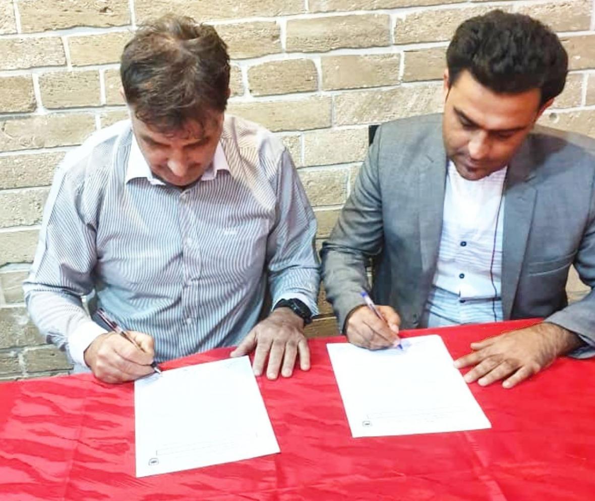 قرار داد سرمربی شاهین شهرداری بوشهر امضا شد قرار داد سرمربی شاهین شهرداری بوشهر امضا شد