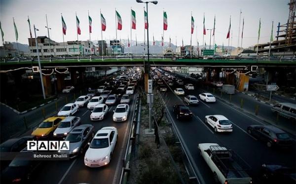 تعدیل روشنایی بزرگراه های پایتخت با هدف صرفه جویی در برق تعدیل روشنایی بزرگراه های پایتخت با هدف صرفه جویی در برق