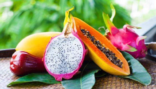 نرخ نجومی میوه های وارداتی ، دراگون قرمز دانه ای 150 هزار نرخ نجومی میوه های وارداتی ، دراگون قرمز دانه ای 150 هزار تومان