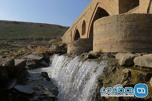پل قیزلار یکی از پلهای تاریخی آذربایجان شرقی است پل قیزلار یکی از پلهای تاریخی آذربایجان شرقی است