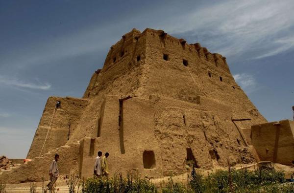 قلعه سیب سراوان قلعه سیب سراوان