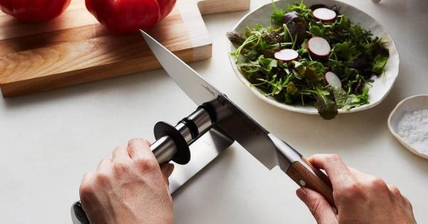 ساده ترین روش های تیز کردن چاقو در خانه