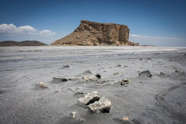 کاهش بیش از 1000 کیلومتری مساحت دریاچه ارومیه