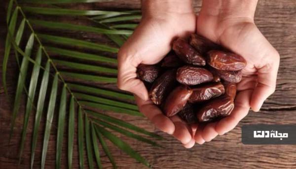 با یک خرما پوست و موهایی زیبا داشته باشید با یک خرما پوست و موهایی زیبا داشته باشید