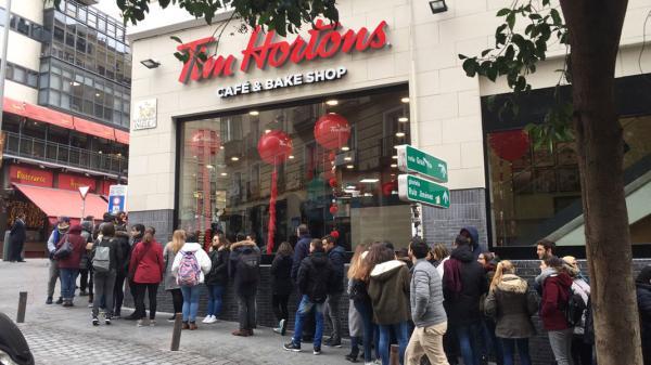مردم اسپانیا از افتتاح شعبه جدید کافه Tim Hortons در مادرید به مردم اسپانیا از افتتاح شعبه تازه کافه Tim Hortons در مادرید به شدت استقبال کردند